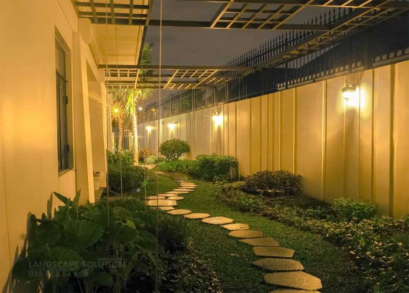 Chiếu sáng sân vườn biệt thự: cách bố trí đèn và tiểu cảnh đẹp, an toàn 1 chiếu sáng sân vườn biệt thự với đèn lối đi và cây xanh